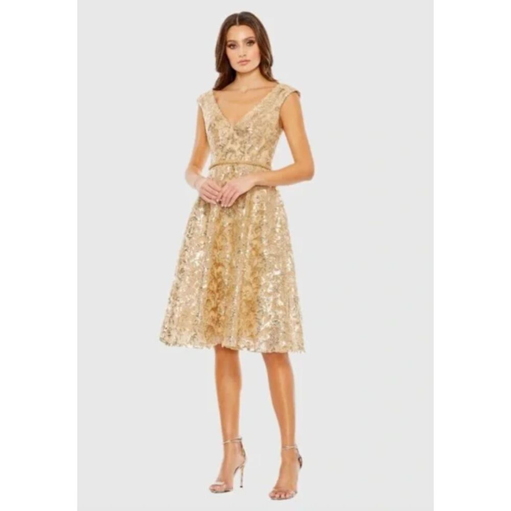 MAC DUGGAL 68012 NWT Sequins and beaded V Neck Cap Sleeve Dress Size 6